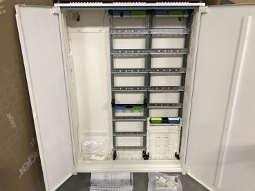 Hager Verteilerschrank mit 1x Verteilerfeld ZU37KS + 1x Verteilerfeld ZU37VT5APZ2 mit APZ, ZB33S